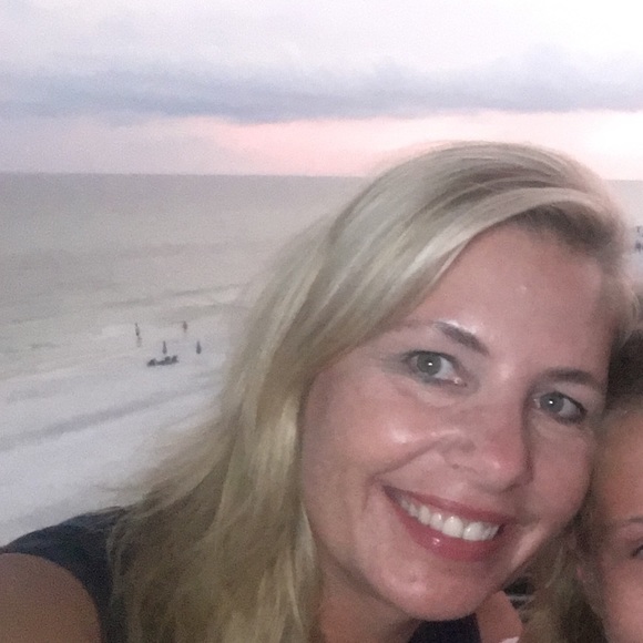 Meet your Posher, Kim - Picture 1 of 1